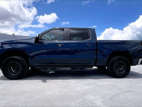 Used 2022 Chevrolet Silverado 1500 LT w/ Convenience Package II RWD image 3