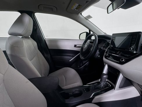 Used 2022 Toyota Corolla Cross L FWD image 27