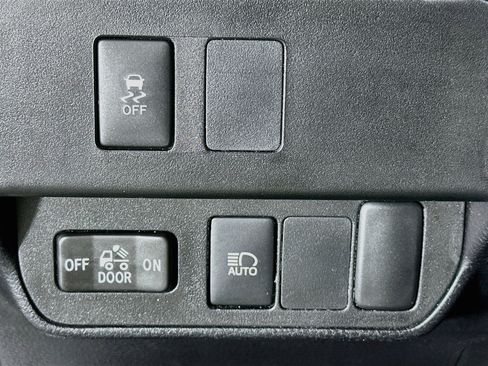 Used 2023 Toyota Tacoma SR5 RWD image 16
