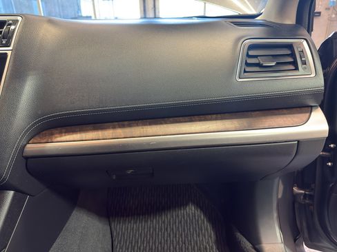 Used 2018 Subaru Outback 2.5i Limited AWD/4WD image 23