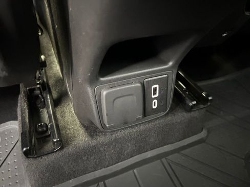 Used 2023 Chevrolet TrailBlazer RS w/ Sun and Liftgate Package image 35