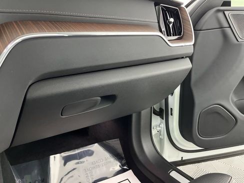 Used 2023 Volvo XC60 B5 Ultimate w/ Climate Package image 36