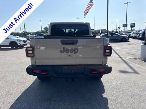 Used 2022 Jeep Gladiator Rubicon w/ LED Lighting Group AWD/4WD image 3