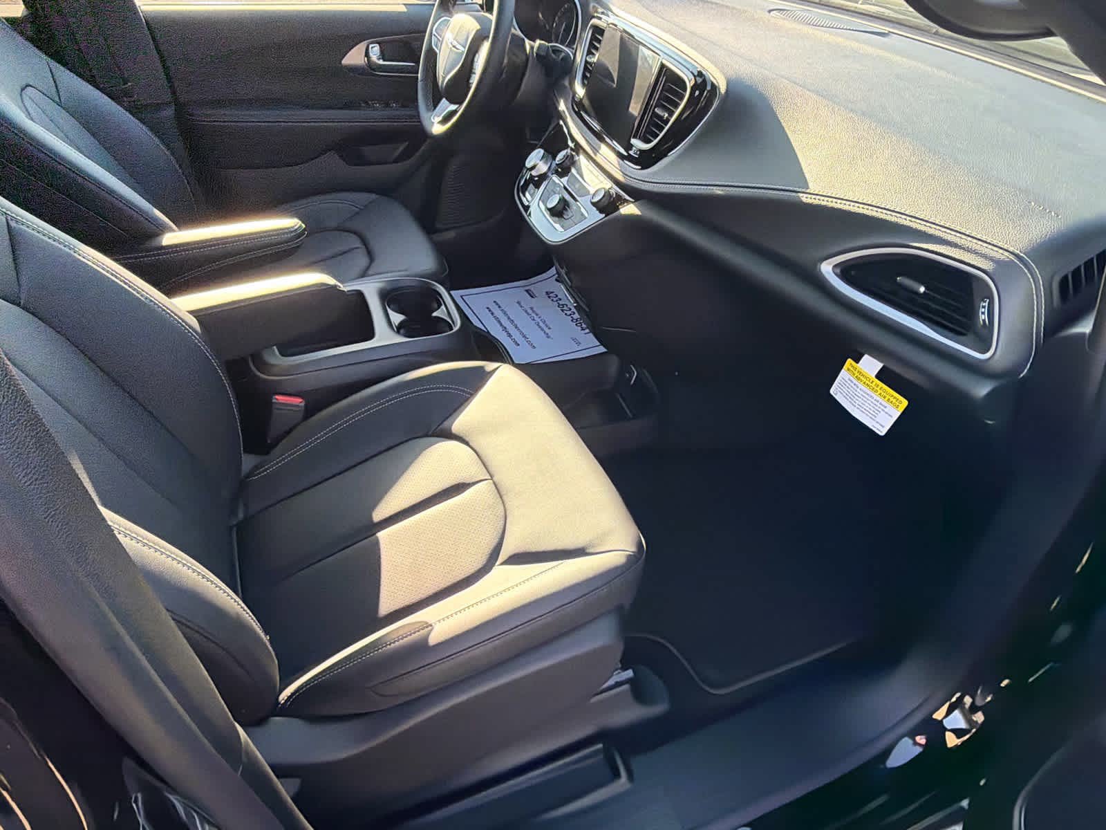 New 2026 Chrysler Pacifica Select FWD image 10