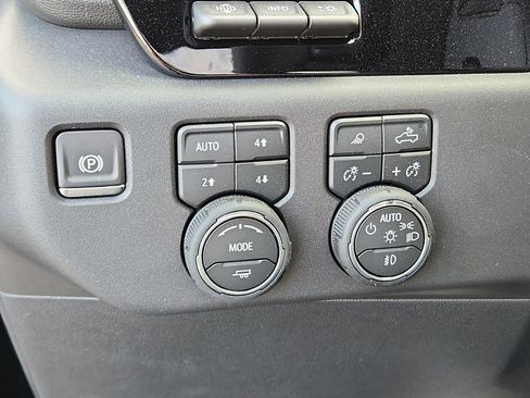 New 2026 Chevrolet Silverado 1500 ZR2 image 19