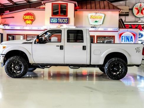 Used 2015 Ford F250 XLT w/ XLT Interior Package image 12