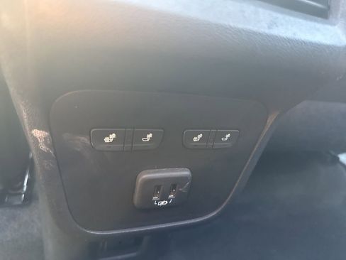 Used 2022 Chevrolet Equinox Premier AWD/4WD image 14