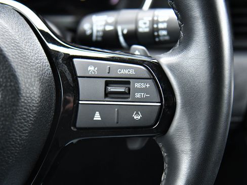 Used 2025 Honda Pilot EX-L image 33