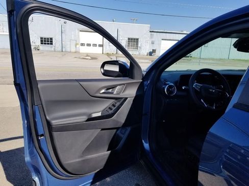 New 2026 Chevrolet Equinox LT w/ Convenience Package II image 12