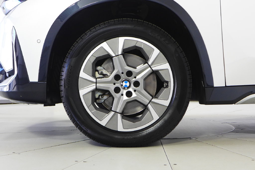 Used 2023 BMW X1 xDrive28i w/ Convenience Package AWD/4WD image 5