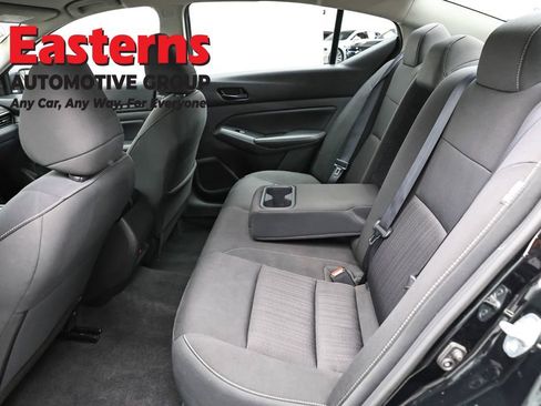 Used 2024 Nissan Altima 2.5 SV FWD image 21