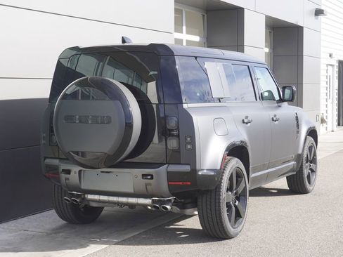 New 2026 Land Rover Defender 110 V8 image 2