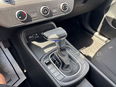 Used 2024 Hyundai Kona SE FWD image 28