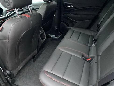 Used 2024 Chevrolet Trax RS w/ Sunroof Package FWD image 21