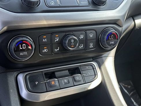Used 2023 GMC Acadia SLE w/ Driver Convenience Package AWD/4WD image 26