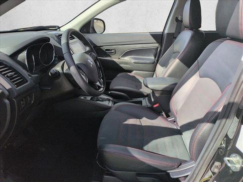 Used 2025 Mitsubishi Outlander Sport AWD image 20