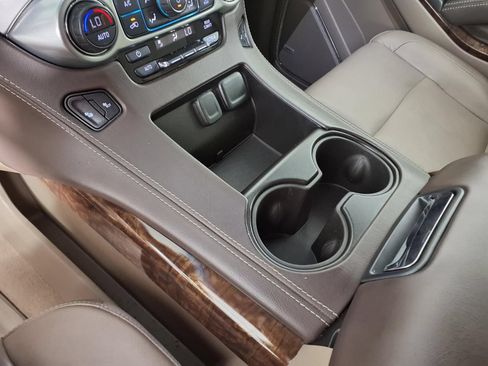 Used 2020 Chevrolet Tahoe LT w/ Luxury Package RWD image 23