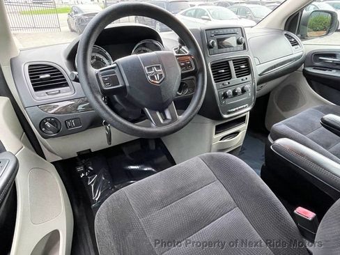 Used 2015 Dodge Grand Caravan American Value Package FWD image 17