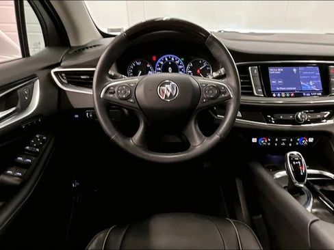 Used 2021 Buick Enclave Avenir w/ Avenir Technology Package FWD image 6