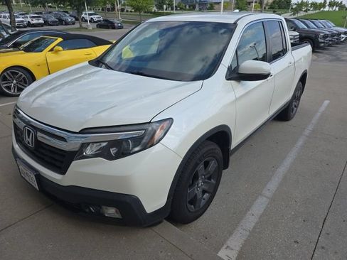 Used 2017 Honda Ridgeline RTL-T image 2