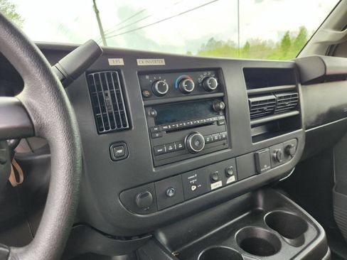 Used 2016 Chevrolet Express 3500 image 28