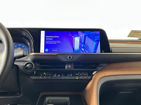 Used 2025 Toyota Crown Signia image 26