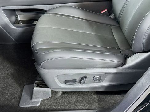 Certified 2026 INFINITI QX60 Luxe w/ Family Package image 25