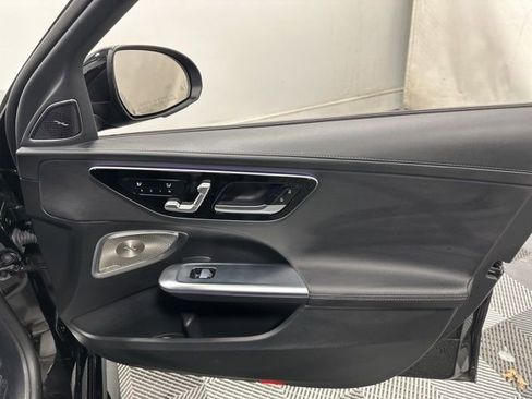 Used 2025 Mercedes-Benz C 300 4MATIC Sedan image 32