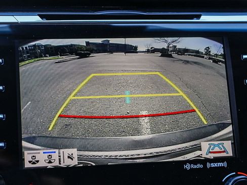 Used 2020 Toyota Camry SE w/ Sunroof Package image 23