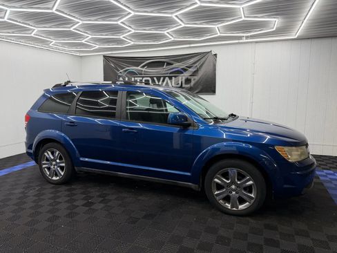 Used 2010 Dodge Journey SXT w/ Flexible Seating Group image 2