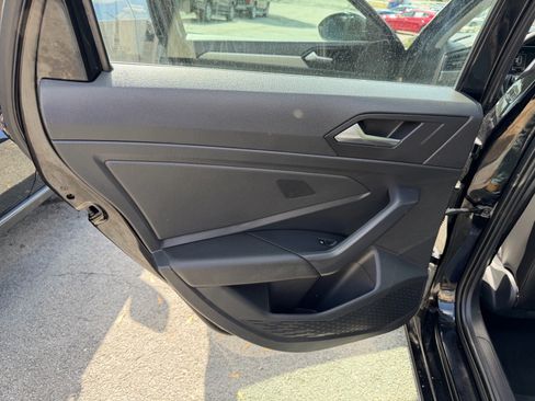 Used 2021 Volkswagen Jetta SE FWD image 19
