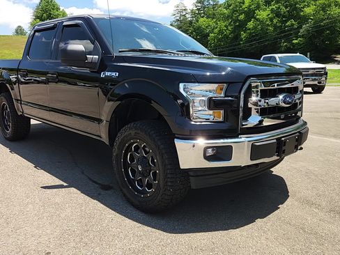 Used 2017 Ford F150 XLT AWD/4WD image 4