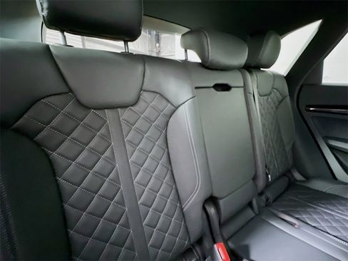 Used 2022 Audi SQ5 Premium Plus w/ Premium Plus Package image 26