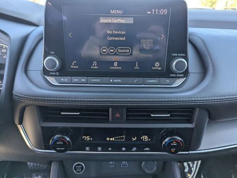 Used 2023 Nissan Rogue SV image 18