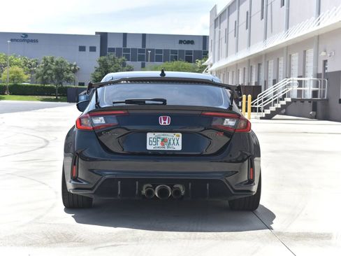 Used 2024 Honda Civic Type R image 9