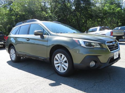 Used 2019 Subaru Outback 2.5i Premium AWD/4WD image 3
