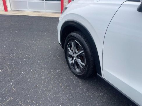 Used 2025 Honda HR-V EX-L image 6