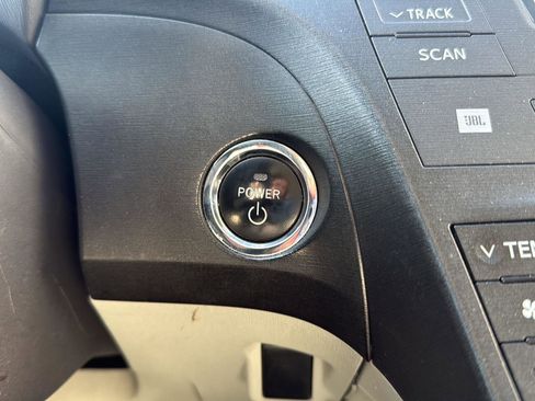 Used 2011 Toyota Prius Three image 39