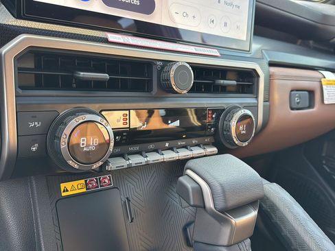 New 2026 Toyota 4Runner Hybrid Platinum image 24