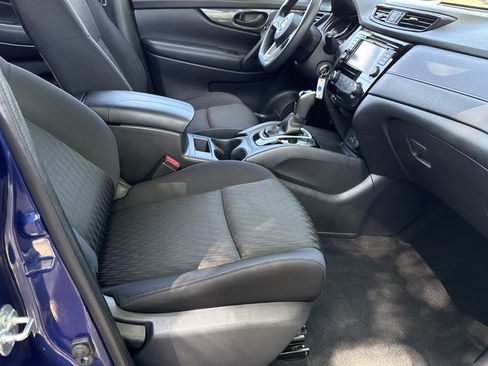 Used 2020 Nissan Rogue S AWD/4WD image 13