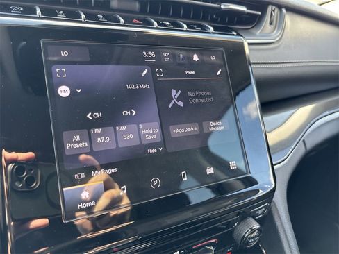 Used 2023 Jeep Grand Cherokee Laredo image 22