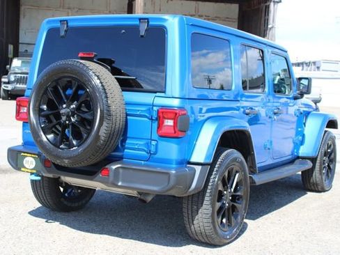 Used 2023 Jeep Wrangler Unlimited Sahara w/ Cold Weather Group AWD/4WD image 5