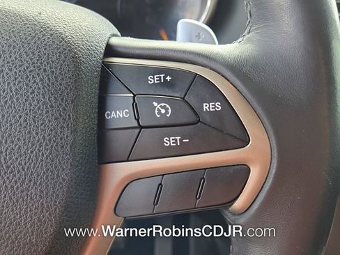 Used 2015 Jeep Grand Cherokee Laredo image 27