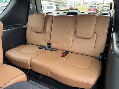 Used 2024 INFINITI QX80 Sensory image 28