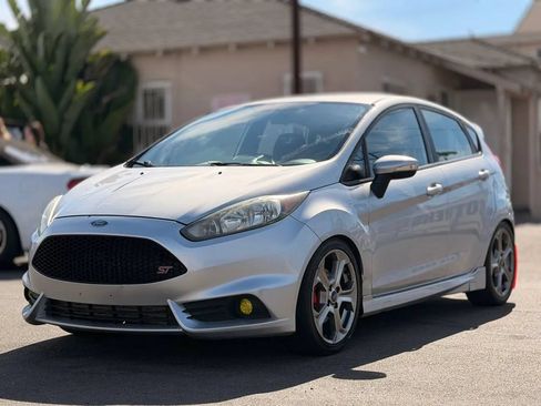 Used 2015 Ford Fiesta ST FWD image 4