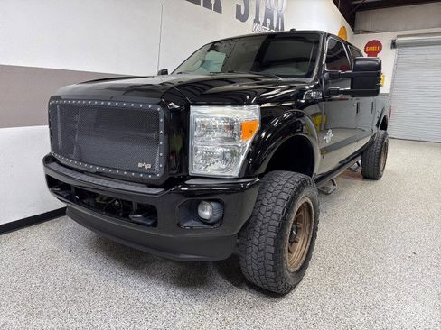 Used 2016 Ford F250 Lariat w/ Lariat Ultimate Package image 3