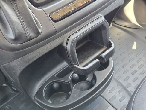 Used 2025 RAM ProMaster 2500 FWD image 21