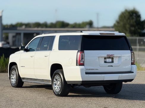 Used 2017 GMC Yukon XL SLT AWD/4WD image 10