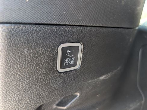 Used 2024 Jeep Wagoneer L Series II w/ Flexible Seating Group AWD/4WD image 16