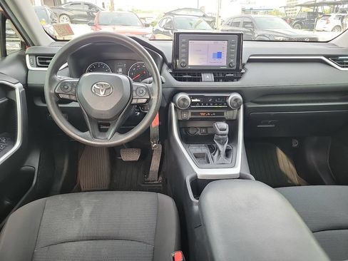 Used 2022 Toyota RAV4 LE FWD image 11